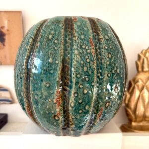 vase TAMPS BAY HISTORICAL SOCIETY handmade 6" high 20" around textured ceramic